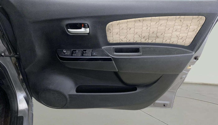 2017 Maruti Wagon R 1.0 VXI, Petrol, Manual, 40,377 km, Driver Side Door Panels Control