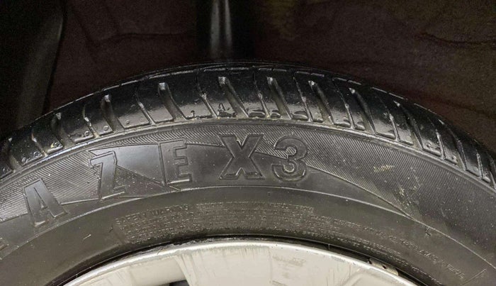 2015 Hyundai Xcent S 1.2, Petrol, Manual, 75,614 km, Left Front Tyre Tread