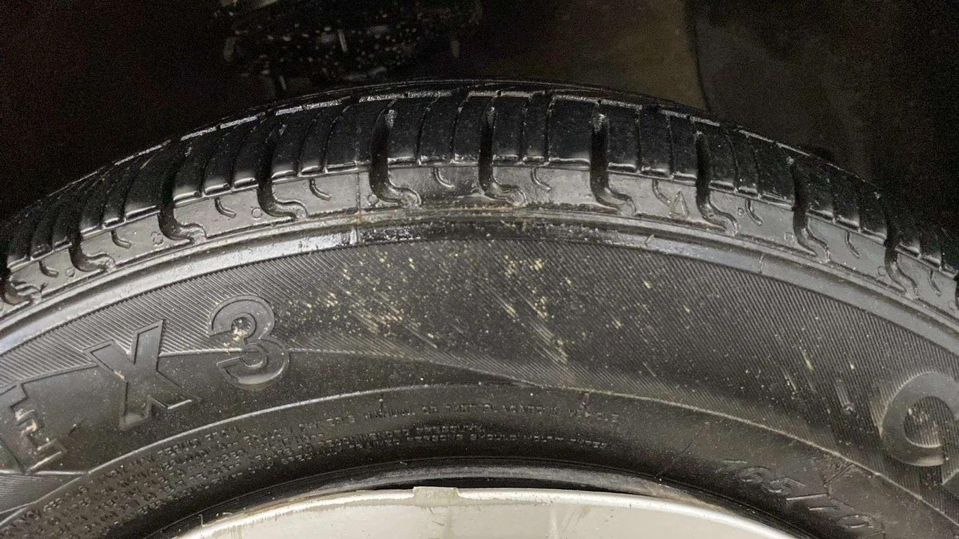 2015 Hyundai Xcent S 1.2, Petrol, Manual, 75,614 km, Right Front Tyre Tread