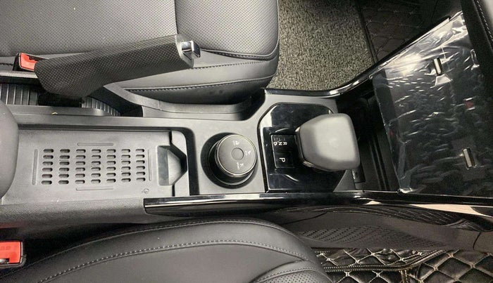 2024 Tata NEXON FEARLESS + SUNROOF DCA DUAL TONE 1.2 PETROL, Petrol, Automatic, 1,668 km, Gear Lever