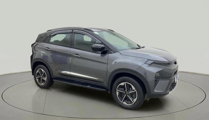2024 Tata NEXON FEARLESS + SUNROOF DCA DUAL TONE 1.2 PETROL, Petrol, Automatic, 1,668 km, Right Front Diagonal
