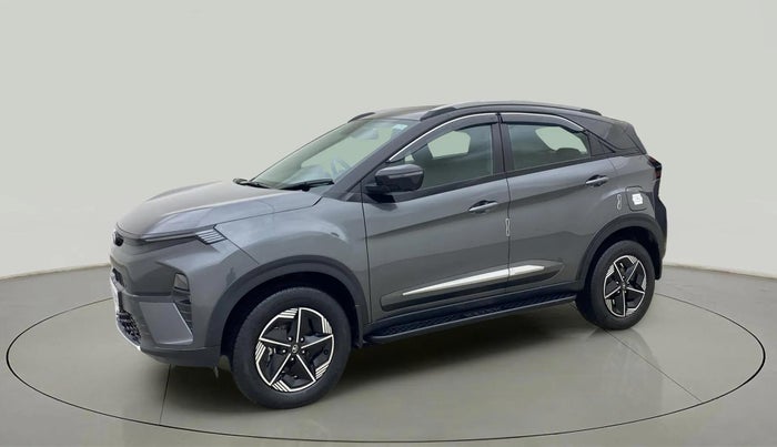 2024 Tata NEXON FEARLESS + SUNROOF DCA DUAL TONE 1.2 PETROL, Petrol, Automatic, 1,668 km, Left Front Diagonal