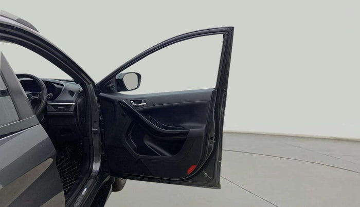 2024 Tata NEXON FEARLESS + SUNROOF DCA DUAL TONE 1.2 PETROL, Petrol, Automatic, 1,668 km, RHS Front Door