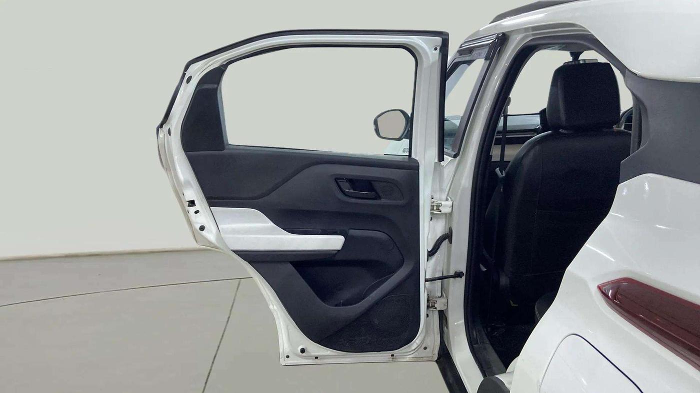 2024 Tata PUNCH CREATIVE  MT, Petrol, Manual, 14,048 km, LHS Rear Door