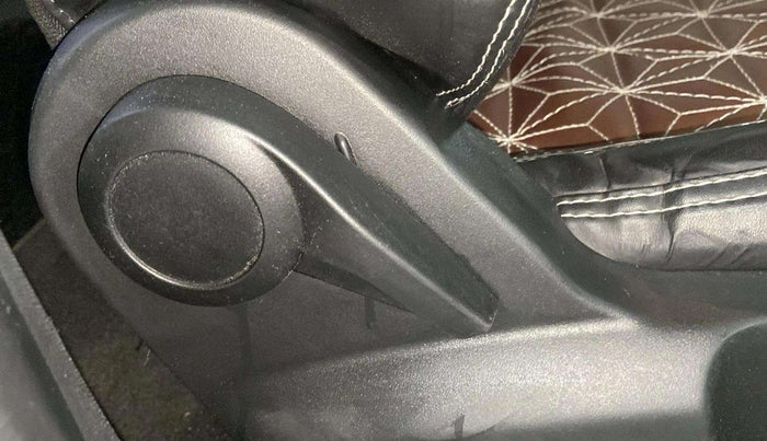 2024 Tata PUNCH CREATIVE  MT, Petrol, Manual, 14,005 km, Driver Side Adjustment Panel