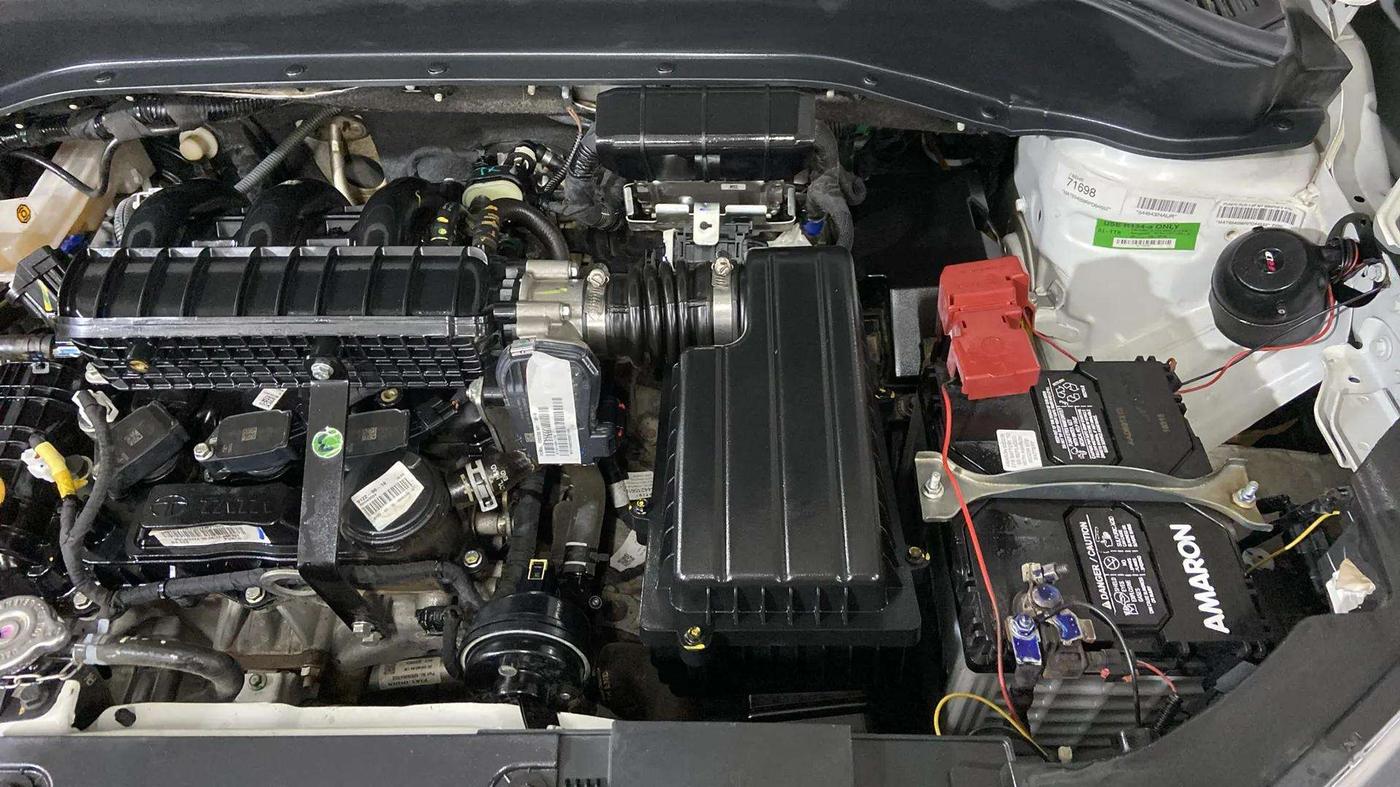 2024 Tata PUNCH CREATIVE  MT, Petrol, Manual, 14,048 km, Engine View - Left