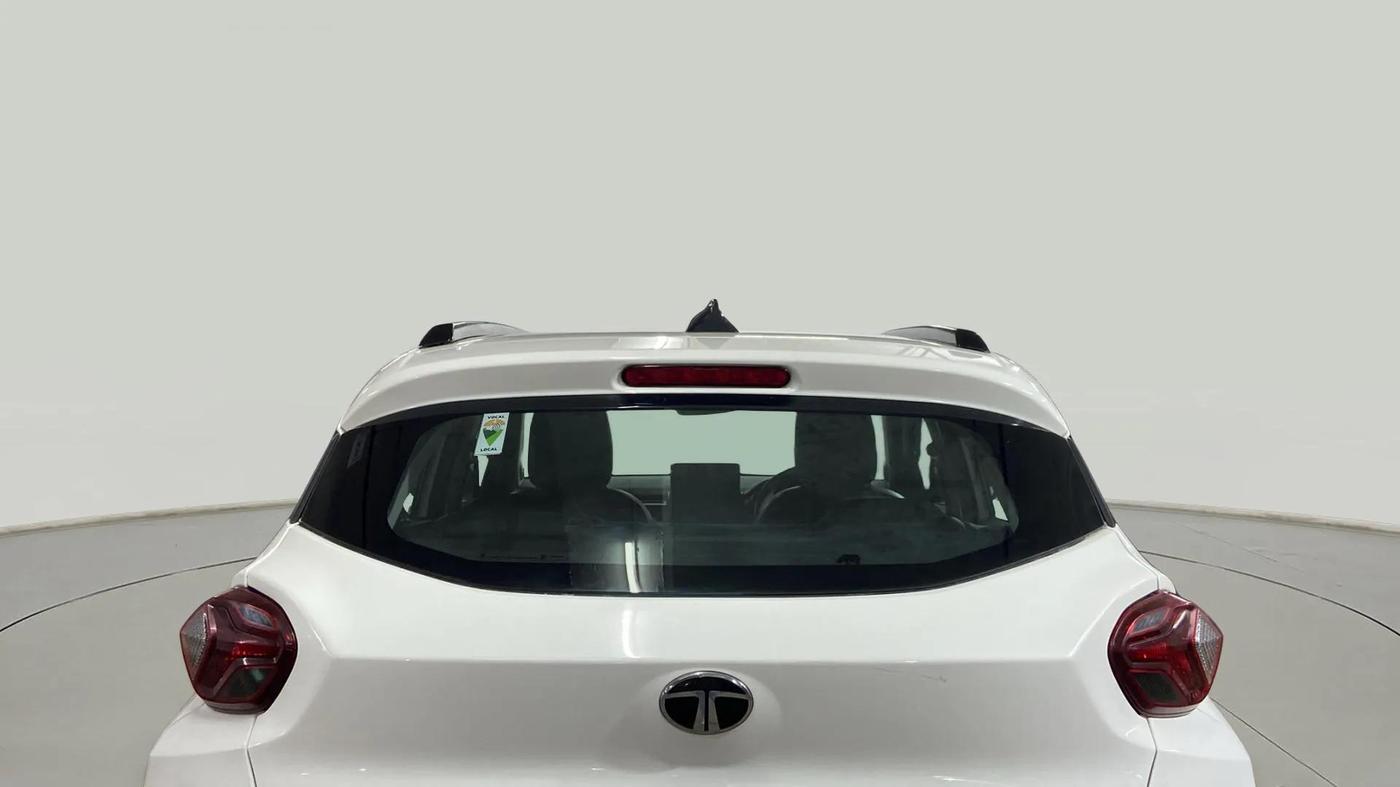 2024 Tata PUNCH CREATIVE  MT, Petrol, Manual, 14,048 km, Rear Windshield