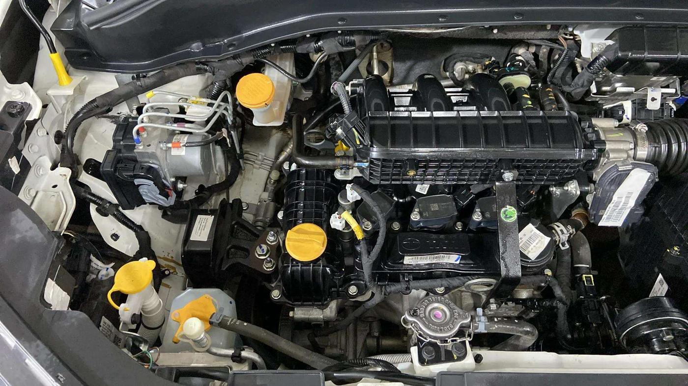 2024 Tata PUNCH CREATIVE  MT, Petrol, Manual, 14,048 km, Engine View - Right