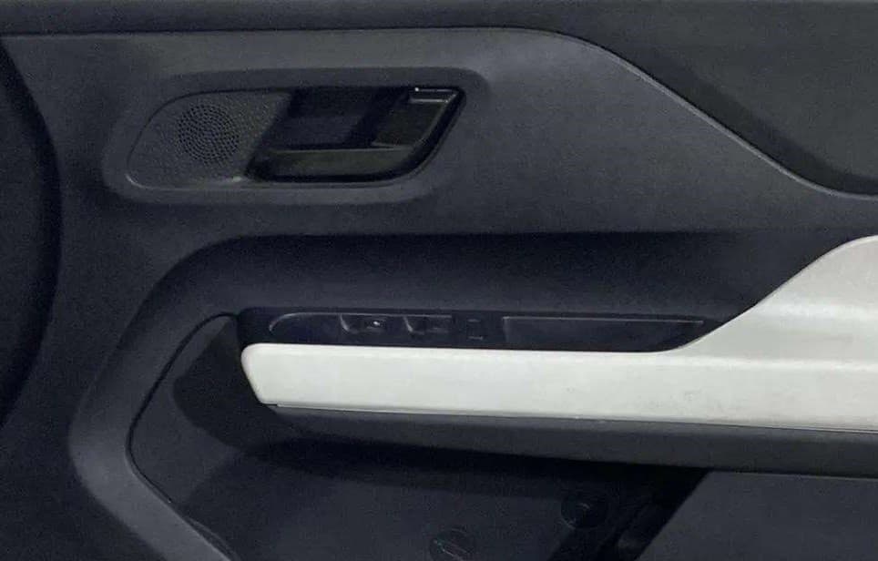 2024 Tata PUNCH CREATIVE  MT, Petrol, Manual, 14,048 km, Driver Side Door Panels Control