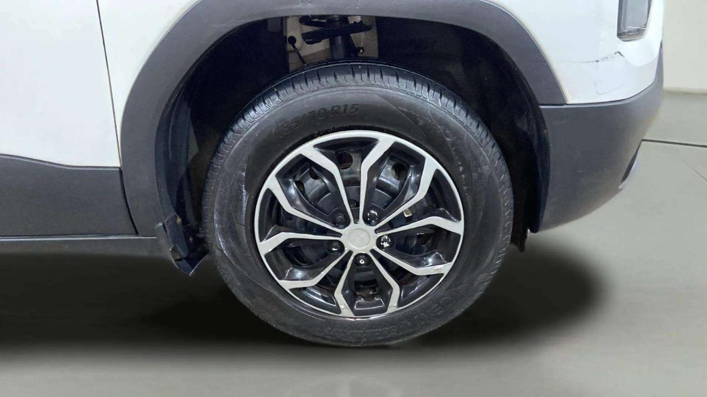 2024 Tata PUNCH CREATIVE  MT, Petrol, Manual, 14,048 km, Right Front Wheel