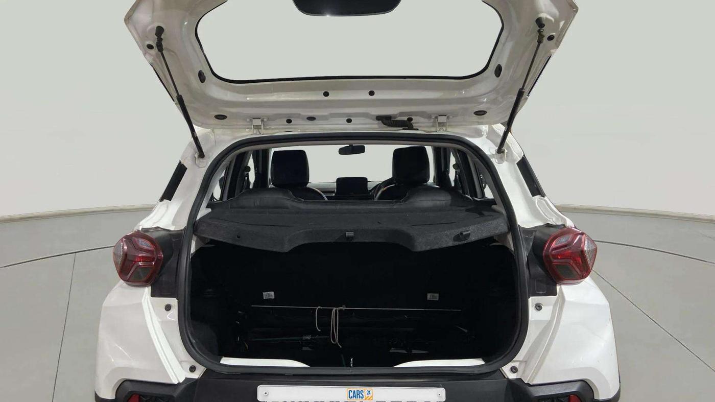 2024 Tata PUNCH CREATIVE  MT, Petrol, Manual, 14,048 km, Boot Open Zoomed View