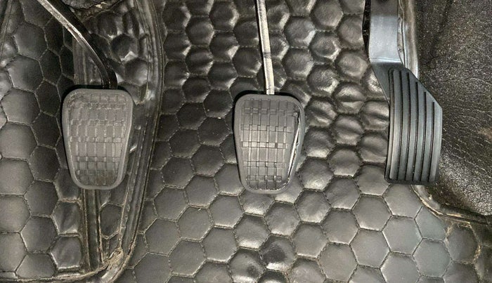 2024 Tata PUNCH CREATIVE  MT, Petrol, Manual, 14,005 km, Pedals