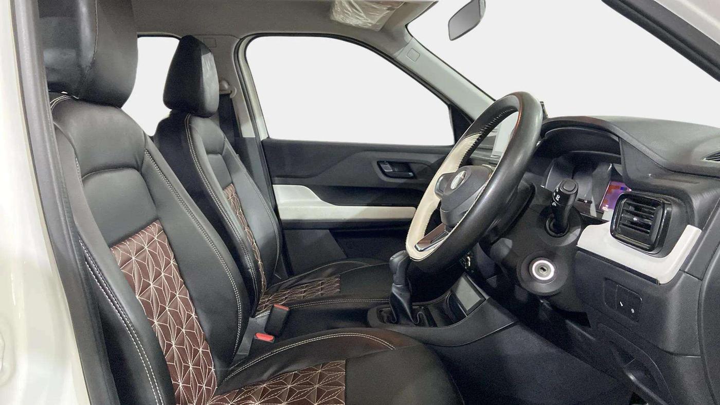 2024 Tata PUNCH CREATIVE  MT, Petrol, Manual, 14,048 km, Right Side Front Door Cabin