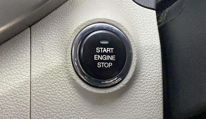 2019 Mahindra XUV300 W8 1.2 PETROL, Petrol, Manual, 75,152 km, Keyless Start/ Stop Button