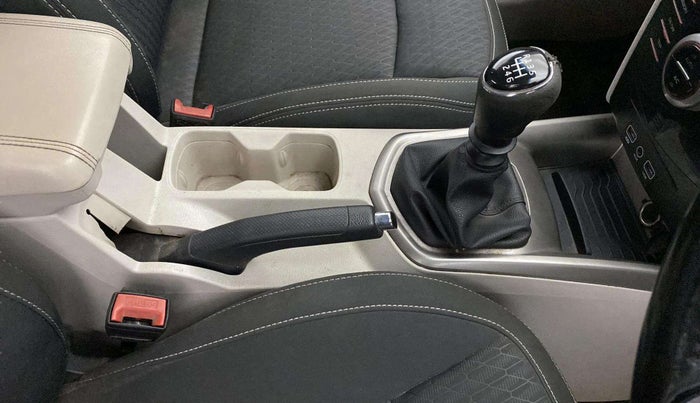 2019 Mahindra XUV300 W8 1.2 PETROL, Petrol, Manual, 75,152 km, Gear Lever