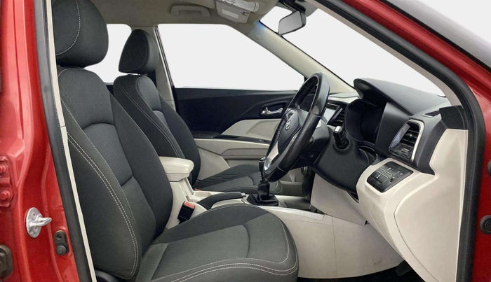 2019 Mahindra XUV300 W8 1.2 PETROL, Petrol, Manual, 75,152 km, Right Side Front Door Cabin
