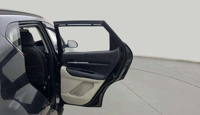 2022 KIA SONET HTX ANNIVERSARY EDITION 1.0 IMT, Petrol, Manual, 22,580 km, RHS Rear Door