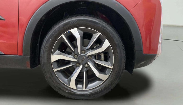 2021 Mahindra XUV300 W8 (O) 1.2 PETROL, Petrol, Manual, 16,470 km, Right Front Wheel