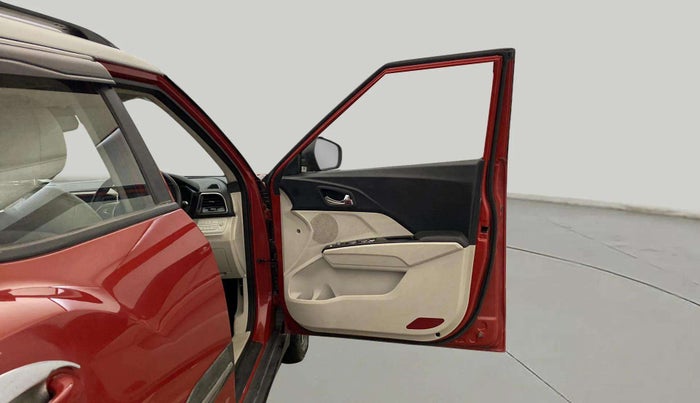 2021 Mahindra XUV300 W8 (O) 1.2 PETROL, Petrol, Manual, 16,470 km, RHS Front Door