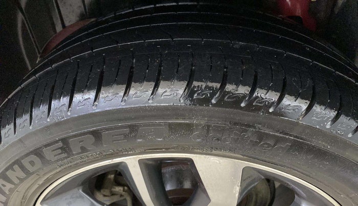 2021 Mahindra XUV300 W8 (O) 1.2 PETROL, Petrol, Manual, 16,470 km, Left Front Tyre Tread