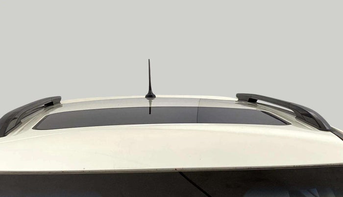 2021 Mahindra XUV300 W8 (O) 1.2 PETROL, Petrol, Manual, 16,470 km, Moonroof/ Sunroof
