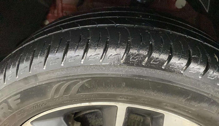 2021 Mahindra XUV300 W8 (O) 1.2 PETROL, Petrol, Manual, 16,470 km, Left Rear Tyre Tread