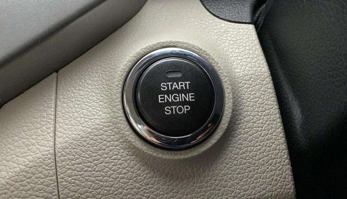 2021 Mahindra XUV300 W8 (O) 1.2 PETROL, Petrol, Manual, 16,470 km, Keyless Start/ Stop Button