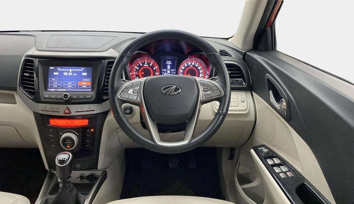 2021 Mahindra XUV300 W8 (O) 1.2 PETROL, Petrol, Manual, 16,470 km, Steering Wheel Close Up