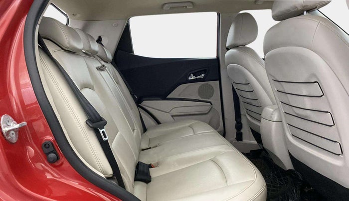 2021 Mahindra XUV300 W8 (O) 1.2 PETROL, Petrol, Manual, 16,470 km, Right Side Rear Door Cabin