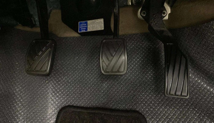 2015 Maruti Swift Dzire ZXI, Petrol, Manual, 87,195 km, Pedals