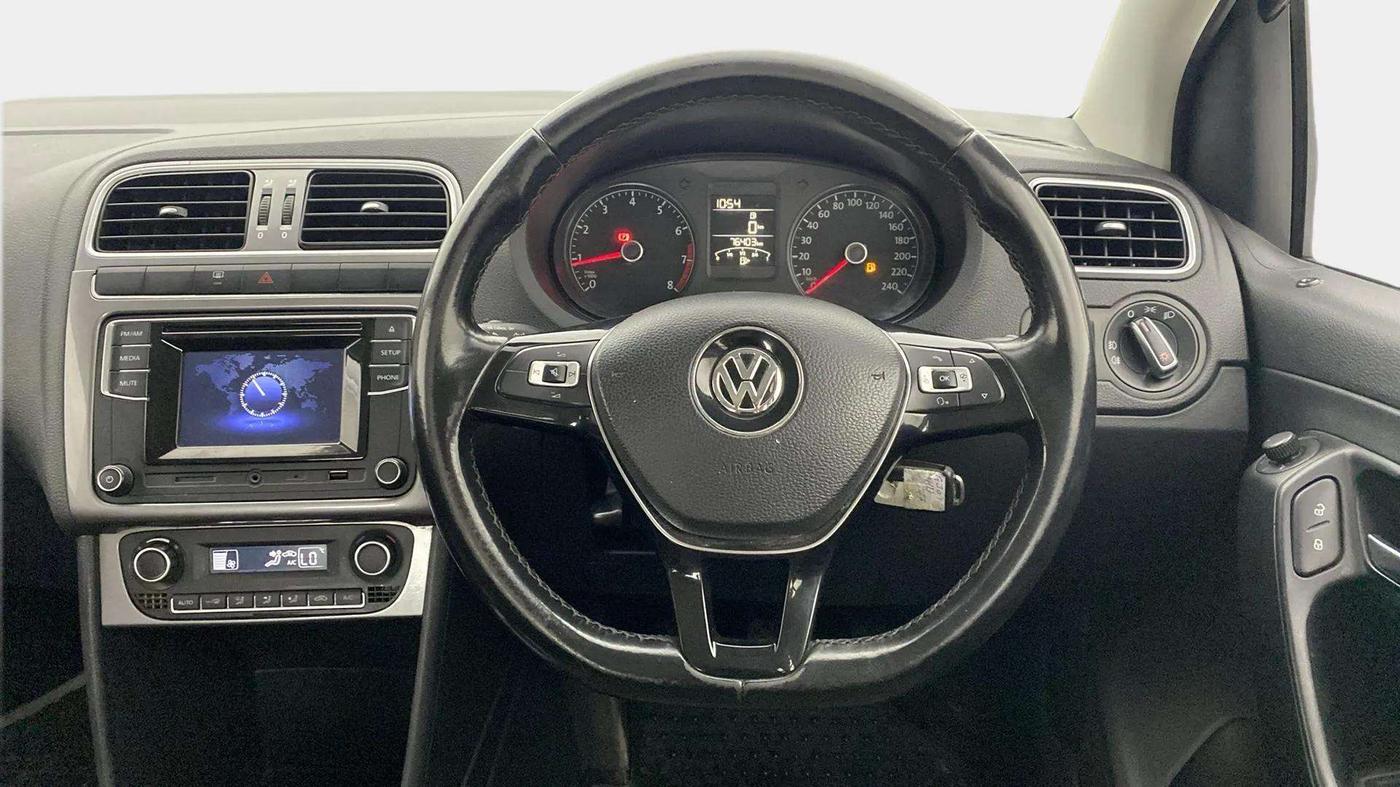 2017 Volkswagen Polo HIGHLINE1.2L, Petrol, Manual, 76,402 km, Steering Wheel Close Up