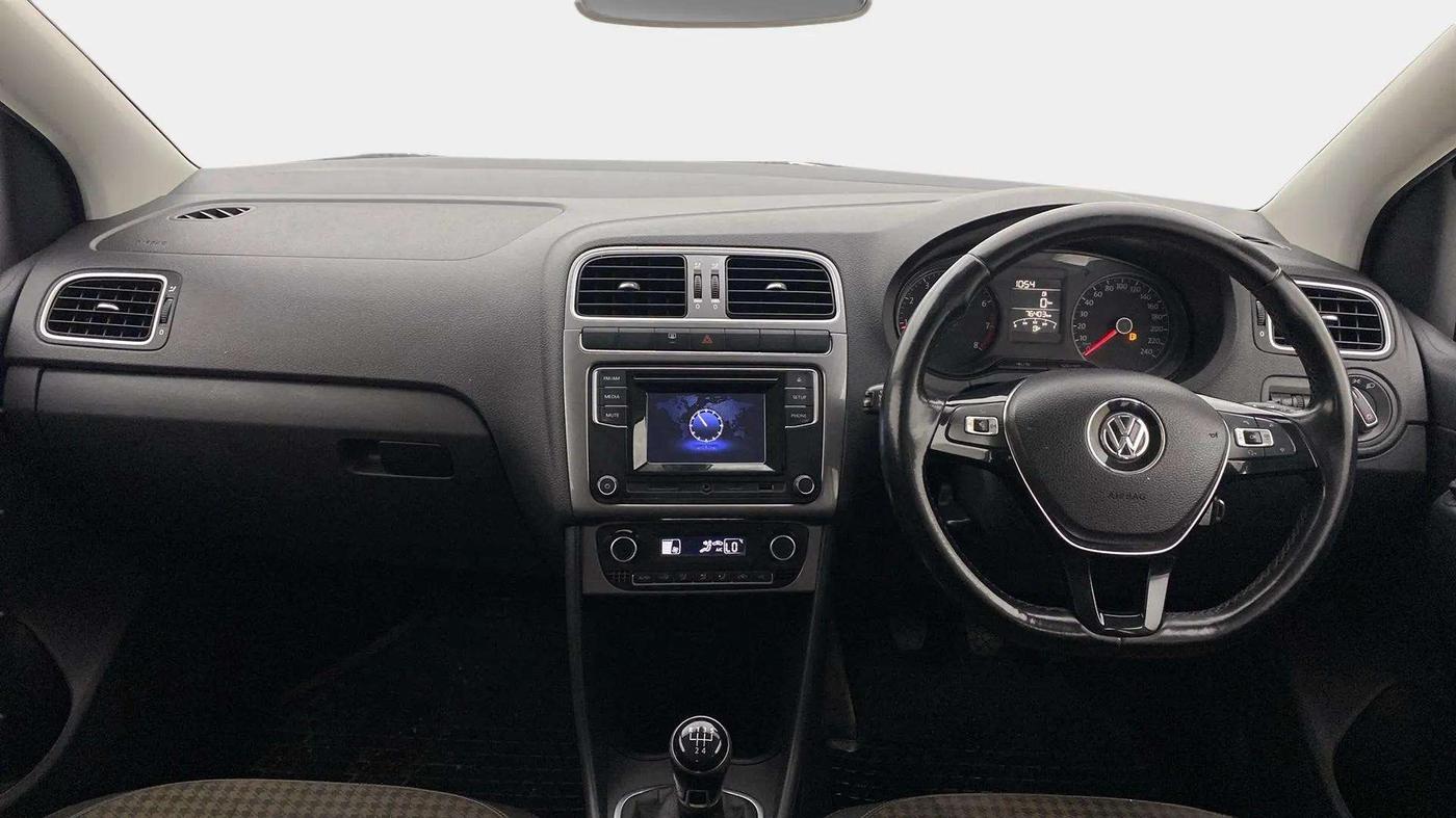 2017 Volkswagen Polo HIGHLINE1.2L, Petrol, Manual, 76,402 km, Dashboard