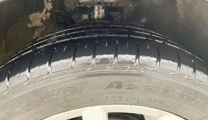 2017 Volkswagen Polo HIGHLINE1.2L, Petrol, Manual, 76,402 km, Right Front Tyre Tread