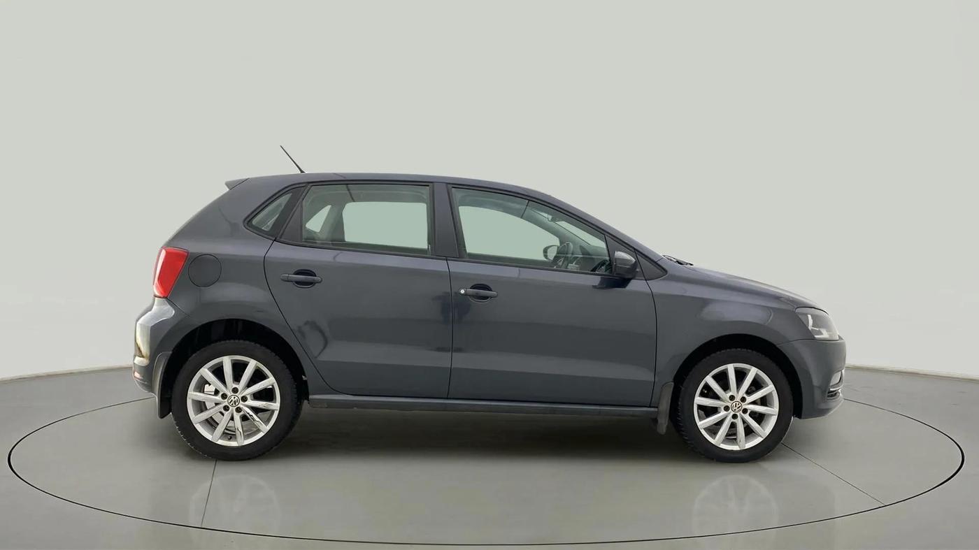 2017 Volkswagen Polo HIGHLINE1.2L, Petrol, Manual, 76,402 km, Right Side View