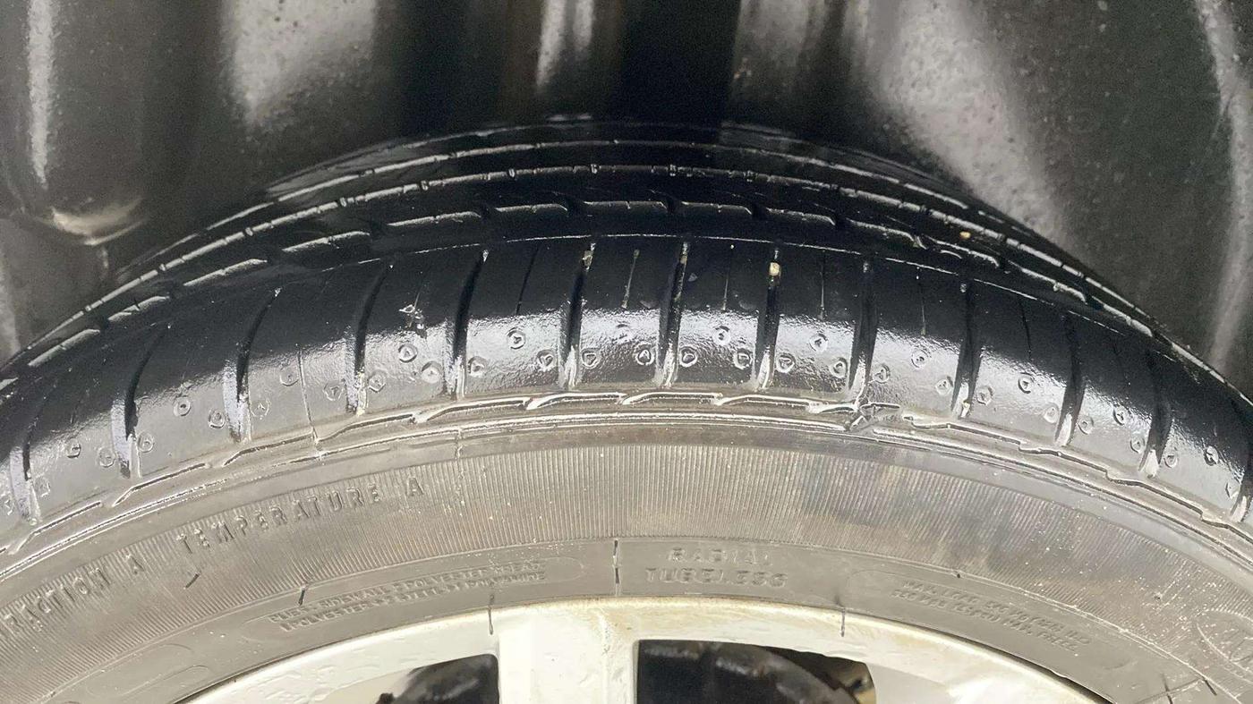 2017 Volkswagen Polo HIGHLINE1.2L, Petrol, Manual, 76,402 km, Right Rear Tyre Tread