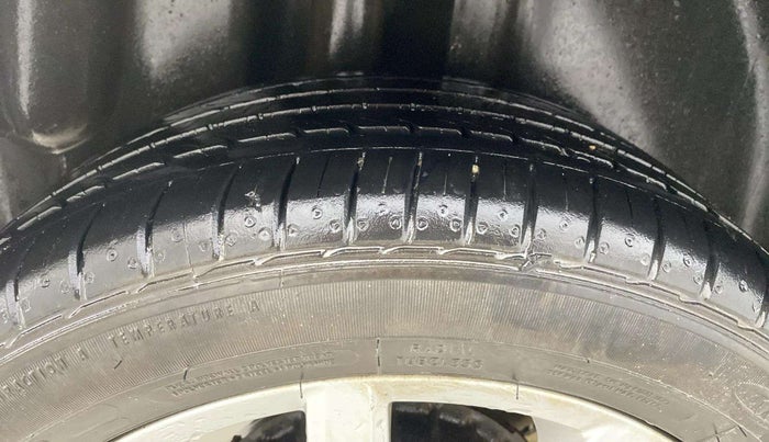 2017 Volkswagen Polo HIGHLINE1.2L, Petrol, Manual, 76,402 km, Right Rear Tyre Tread