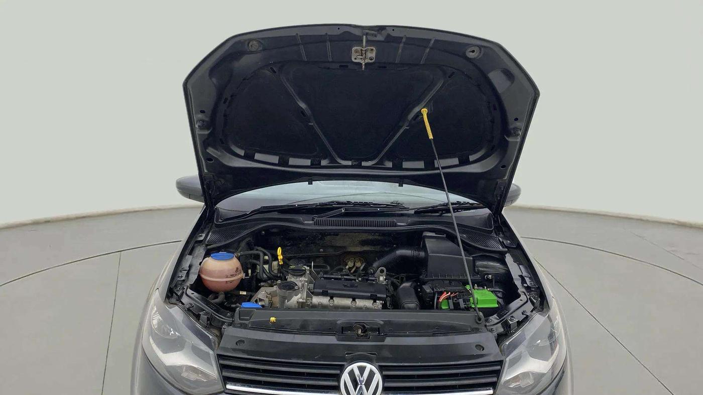 2017 Volkswagen Polo HIGHLINE1.2L, Petrol, Manual, 76,402 km, Open Bonet