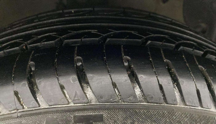 2014 Hyundai Xcent S 1.2, Petrol, Manual, 97,211 km, Left Front Tyre Tread
