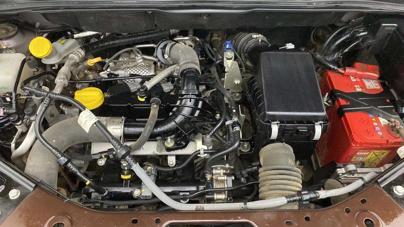 2022 Renault Kiger RXZ AMT, Petrol, Automatic, 27,358 km, Engine View