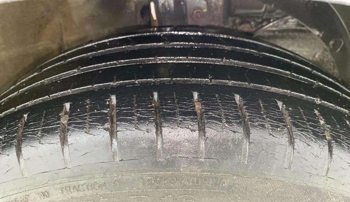 2018 Maruti Baleno ALPHA PETROL 1.2, Petrol, Manual, 37,921 km, Right Front Tyre Tread