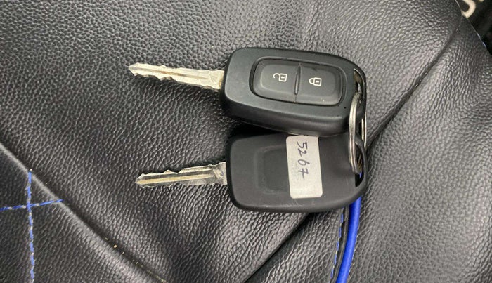 2020 Renault TRIBER RXL MT, Petrol, Manual, 31,699 km, Key Close Up