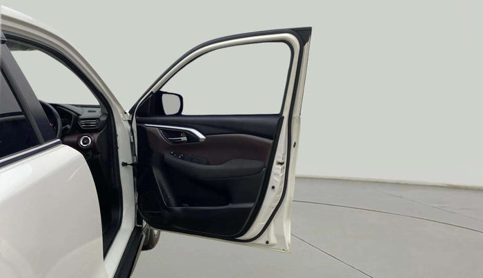 2024 Maruti Grand Vitara SIGMA SMART HYBRID, Petrol, Manual, 18,830 km, RHS Front Door