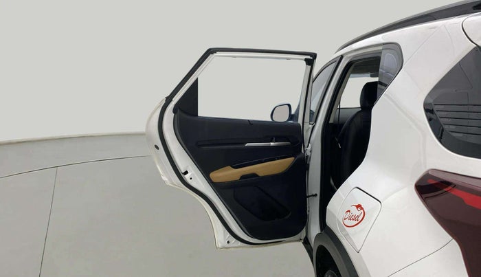 2024 KIA SONET HTX 1.5 AT, Diesel, Automatic, 37,600 km, LHS Rear Door