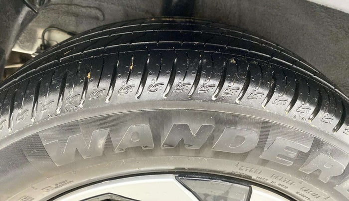 2024 KIA SONET HTX 1.5 AT, Diesel, Automatic, 37,600 km, Right Rear Tyre Tread
