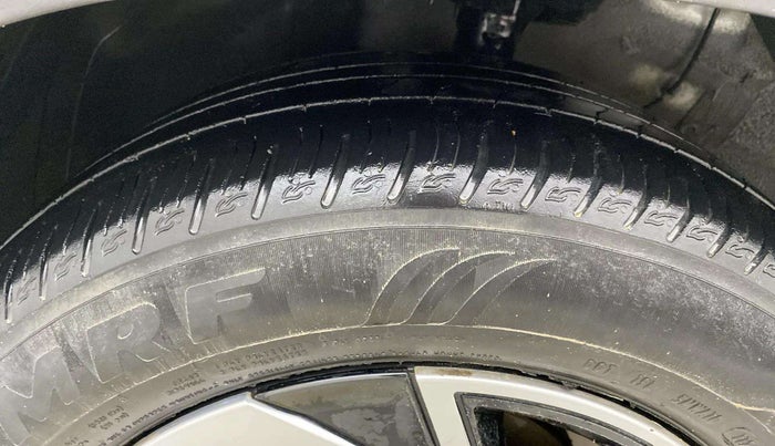 2024 KIA SONET HTX 1.5 AT, Diesel, Automatic, 37,600 km, Left Front Tyre Tread
