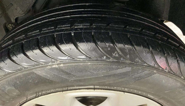 2018 Ford Figo Aspire TITANIUM 1.2 PETROL, Petrol, Manual, 30,433 km, Right Rear Tyre Tread