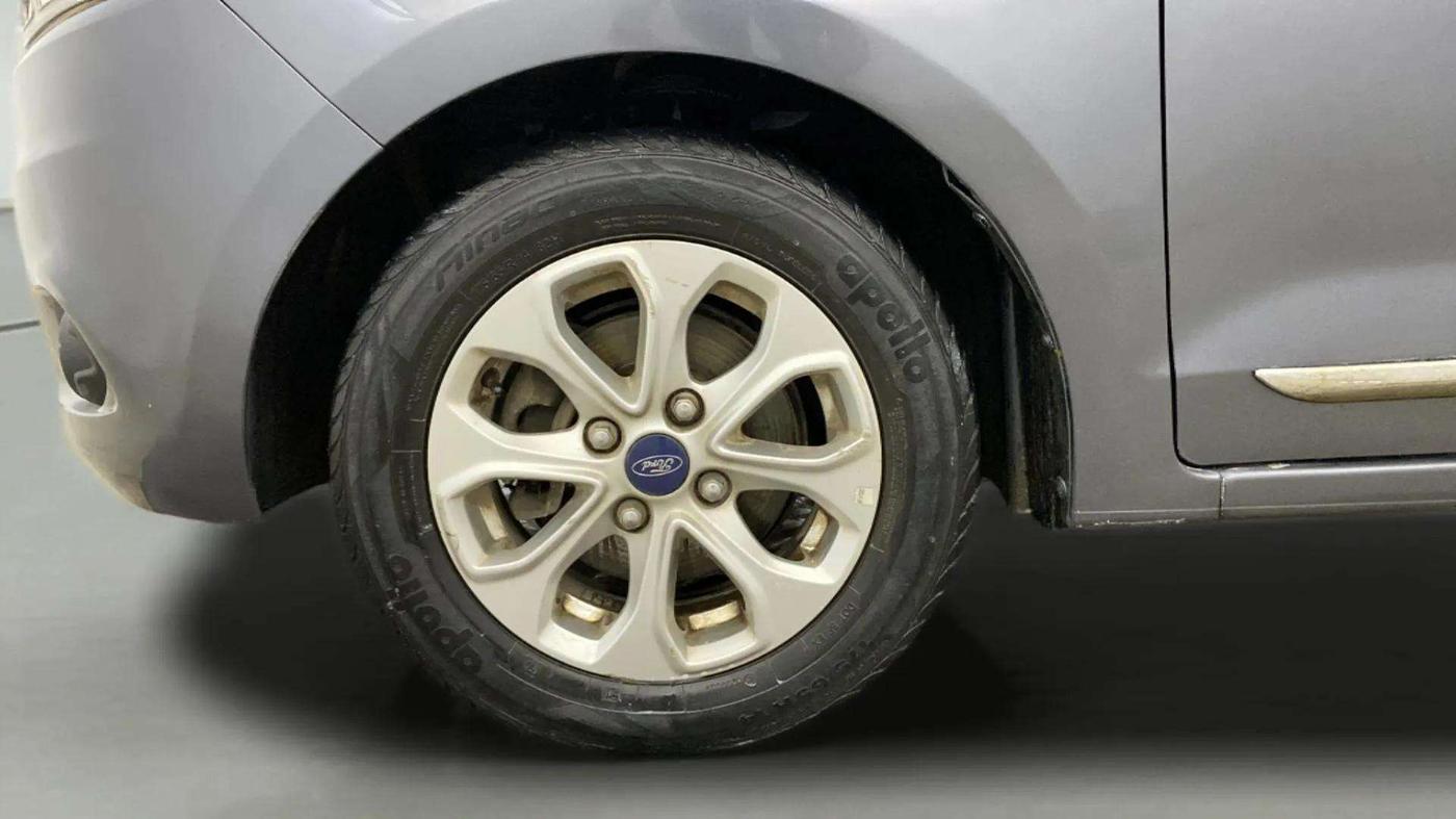 2018 Ford Figo Aspire TITANIUM 1.2 PETROL, Petrol, Manual, 30,433 km, Left Front Wheel