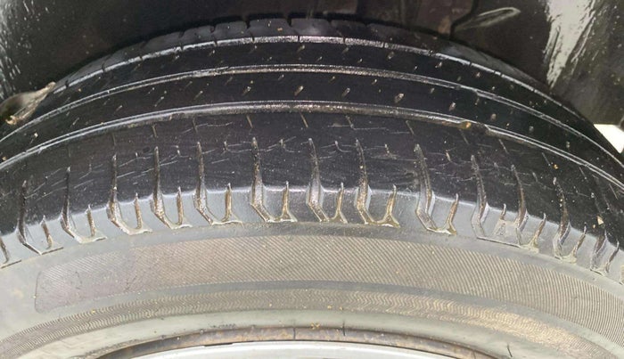 2017 Maruti Dzire VXI, Petrol, Manual, 21,140 km, Left Rear Tyre Tread