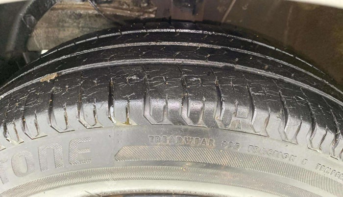 2017 Maruti Dzire VXI, Petrol, Manual, 21,140 km, Left Front Tyre Tread