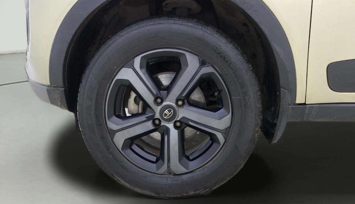 2023 Tata NEXON XZ PLUS LUX SUNROOF KAZIRANGA DIESEL, Diesel, Manual, 59,163 km, Left Front Wheel